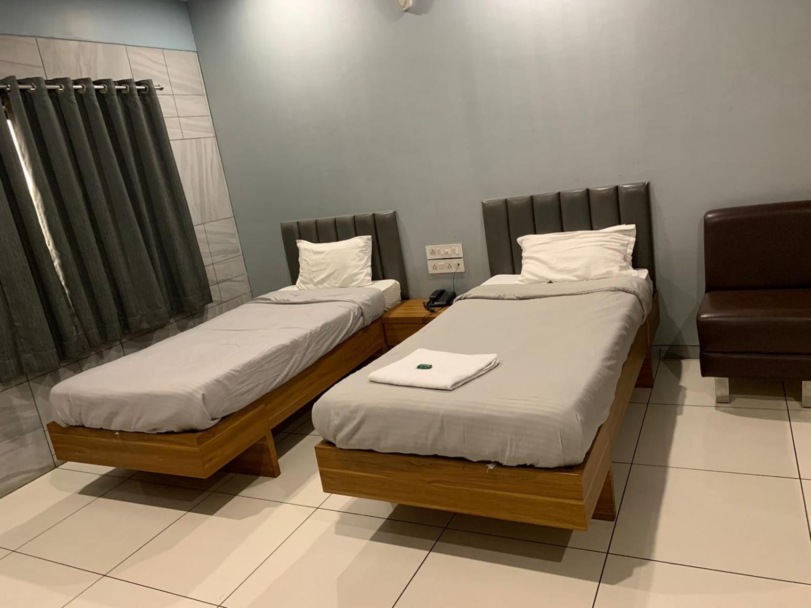 Hotel Sahyog Padra  المظهر الخارجي الصورة